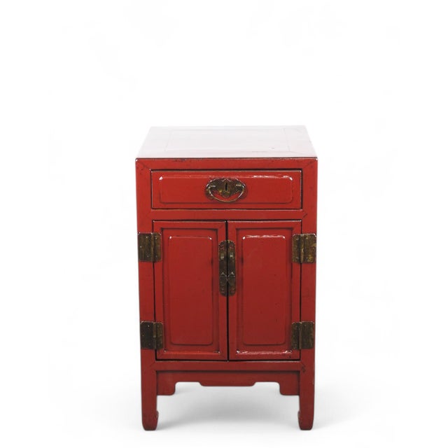 This lovely night stands has one drawer and cabinet. It can be a pleasant nightstand or side table or accent table. Item...