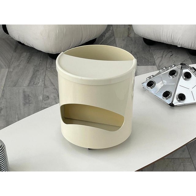 Robo space age bar cart by Joe Colombo for Elco , 1960s. This rare find has an internal layer than can be adjusted to...