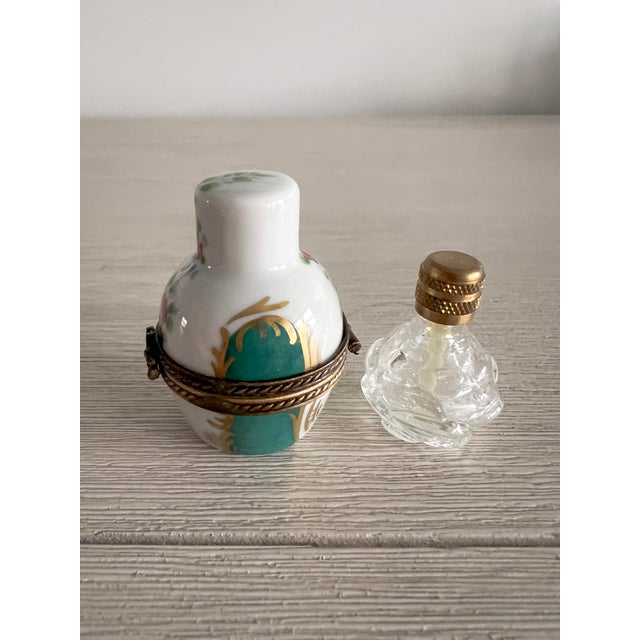 Late 20th Century Vintage Hand-Painted Limoges Porcelain Perfume Trinket Box With Mini Bottle, Floral Gilt Hinged Case For Sale - Image 5 of 10