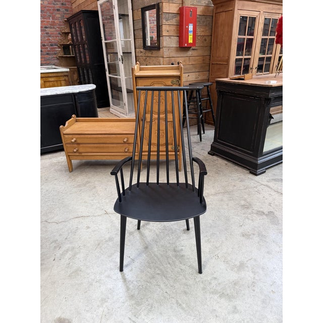 This comfortable armchair was designed by Poul M. Volther. It is in very good overall condition. Seat height: 44 cm I have...