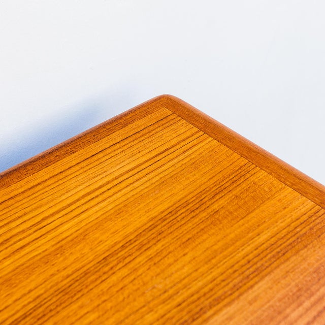 Amber Restored 1960s Danish Modern Teak Draw Leaf Dining Table for 10 Guests For Sale - Image 8 of 12