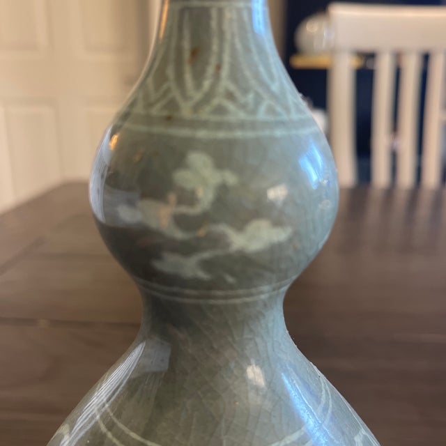 1970s Mid-Century Studio Celadon Double-Gourd Vase With Inlaid Lotus and Medieval Seal Mark For Sale - Image 10 of 12