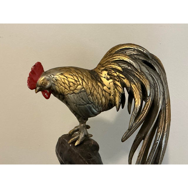 Hollywood Regency Japanese Meiji Style Bronze Sculpture of Rooster & Hen on Root Wood Base For Sale - Image 4 of 9