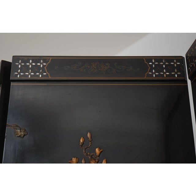 1920s Chinese Lacquer Ebonized 6 Panel Screen Divider For Sale - Image 5 of 17