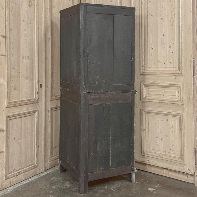 18th Century French Neoclassical Painted Corner Vitrine ~ Curio Cabinet For Sale - Image 17 of 17