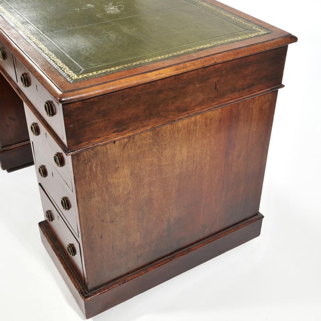 Antique English Mahogany Pedestal Kneehole Partner Desks For Sale In New York - Image 6 of 11