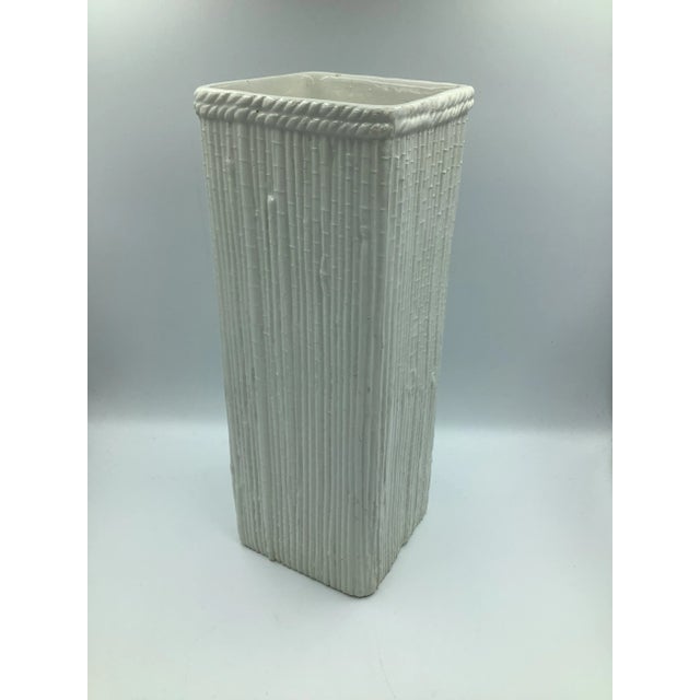 Vintage 60s White Italian Ceramic Grass Cloth Textured Square Vases in Different Sizes - Set of 2 For Sale - Image 12 of 13