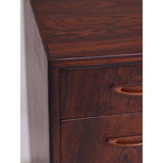 1960s Kingwood Chest of Drawers by Henry Rosengren Hansen, 1960s For Sale - Image 5 of 18