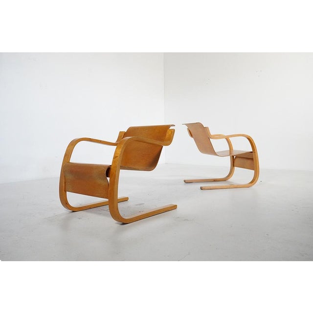 Set of Nr. 31 Cantilever Lounge Chairs by Alvar Aalto, 1930s, in Good conditions. Designed 1920 to 1949 This piece has an...