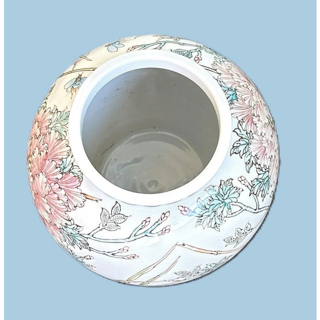 Chinese Porcelain Floral Vase For Sale In New York - Image 6 of 8
