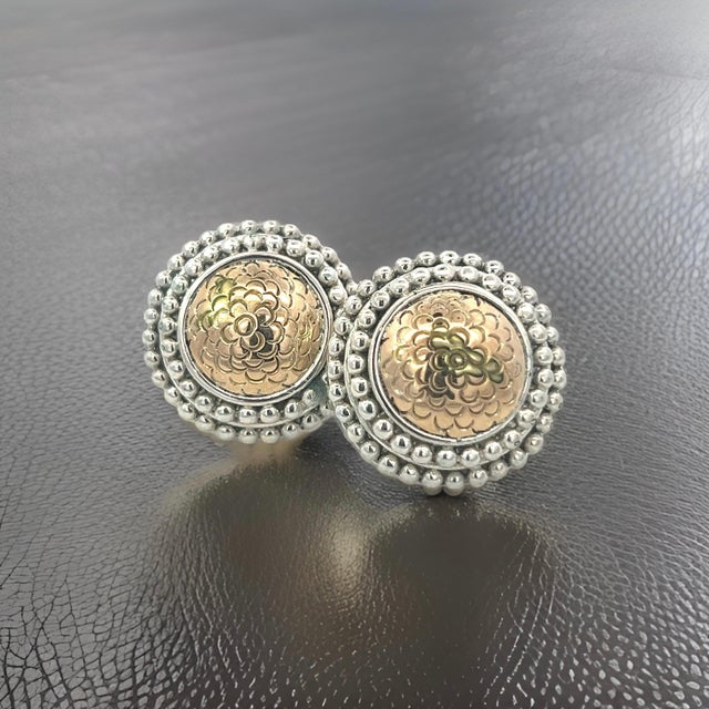 1990s Pair of John Hardy Estate Clip on Earrings Silver 18k Yellow Gold For Sale - Image 4 of 9