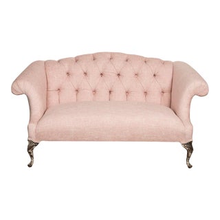 Early 20th Century Tufted Pink Linen Settee With Wood Legs For Sale