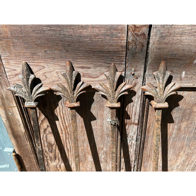 Late 19th Century Late 19th Century Victorian Fleur-De-Lis or Starburst Topped Fence Posts - Set of 4 For Sale - Image 5 of 6