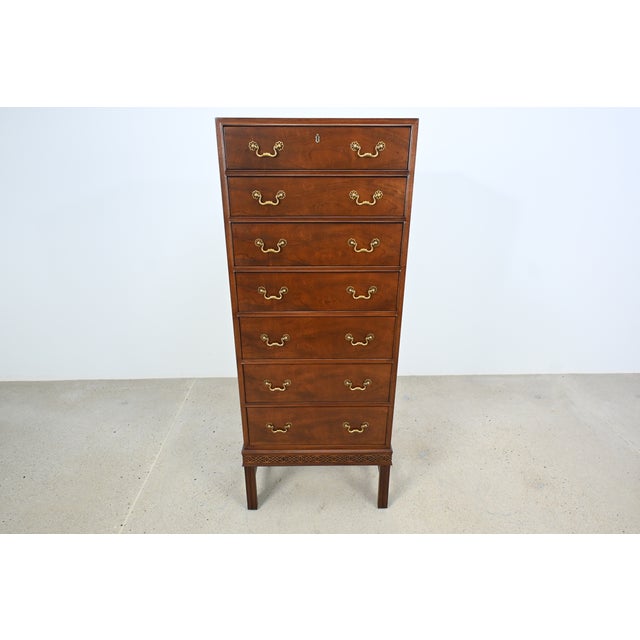 This elegant Henredon Georgian Revival mahogany lingerie chest from the 18th Century Portfolio collection features a tall,...