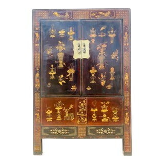 Early 20th Century Handpainted Chinese Wedding Cabinet For Sale