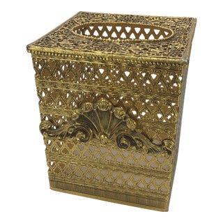 1970s Matson Stylebuilt Shell Motif Hollywood Regency Mid-Century Modern Gold Ormolu Filigree Square Tissue Box For Sale