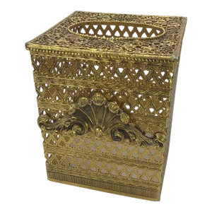 1970s Matson Stylebuilt Shell Motif Hollywood Regency Mid-Century Modern Gold Ormolu Filigree Square Tissue Box