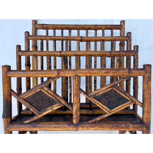 1910s Antique English Chinoiserie Burnt Bamboo Canterbury Magazine Holder For Sale - Image 5 of 10