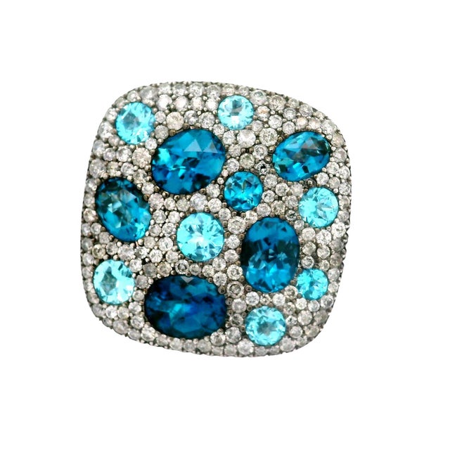Contemporary Blue Topaz Diamond 18k White Gold Pave Flat-Top Ring, Size 6.75 For Sale - Image 3 of 5