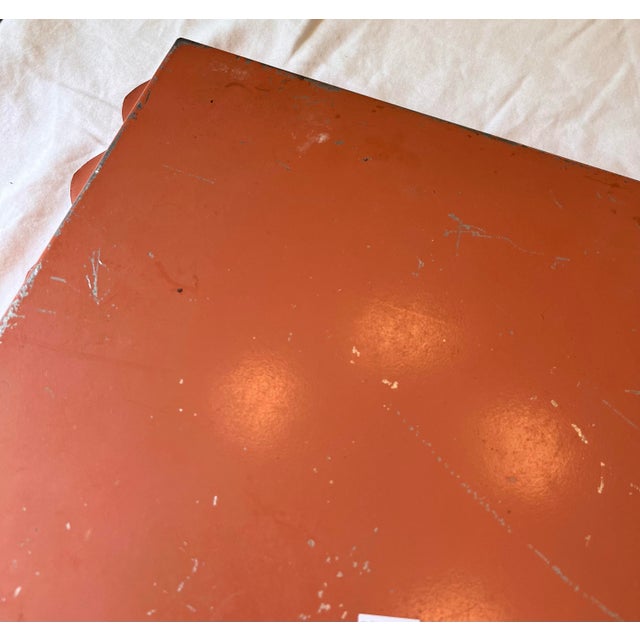 Late 20th Century Hand Painted Scalloped Bow Tray For Sale In Cincinnati - Image 6 of 6