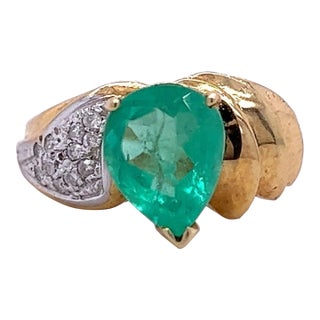 Pear Shape Colombian Emerald and Diamond Ring in 14k Yellow Gold, Size 6 For Sale