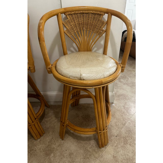 Vintage Coastal Style Wicker Rattan Swivel Stools. Set of Three, Circa 1980s For Sale In Miami - Image 6 of 6