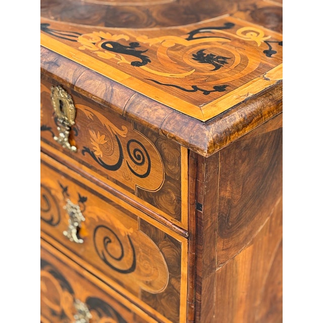 Antique William & Mary Oyster Marquetry Chest, 1680 For Sale - Image 6 of 18