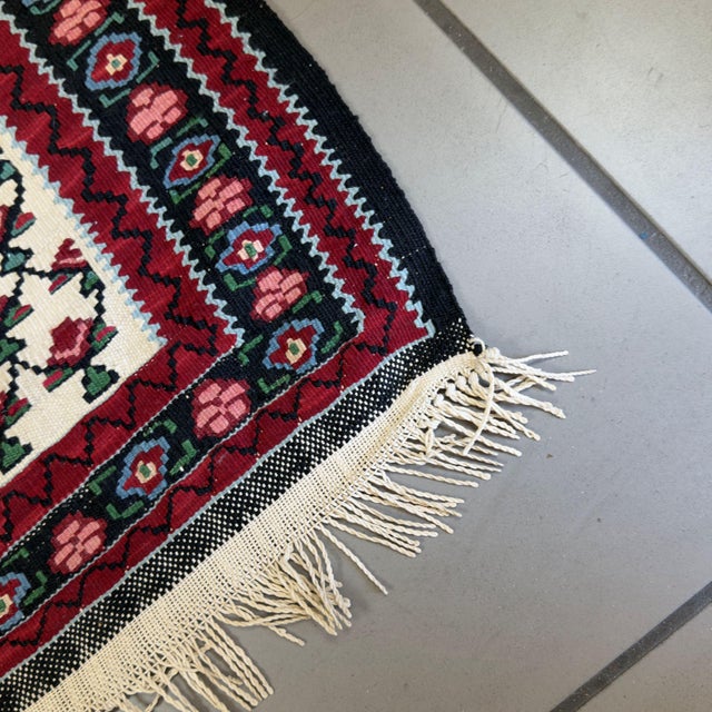 Farahan Rug with Floral Pattern by Ignoto for Ignoto For Sale - Image 6 of 9