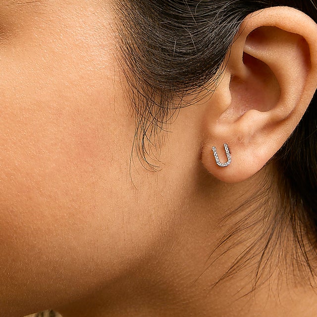 Haus of Brilliance 10K White Gold 1/10 Cttw Diamond 'U' Initial Stud Earring For Sale - Image 4 of 5