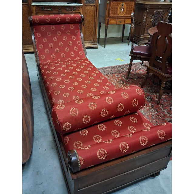 Traditional Empire Restoration Style Chaise Longue or Recamier in Flame Mahogany For Sale - Image 3 of 8