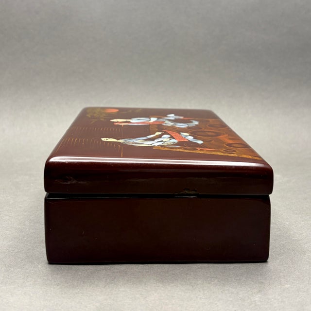 1970s Vintage Vietnamese Lacquered Jewelry Box 1960s–1970s Brown Lacquer Mother of Pearl Inlay For Sale - Image 5 of 11