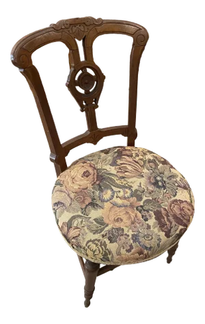Late 19th Century Antique Chair With Tapestry