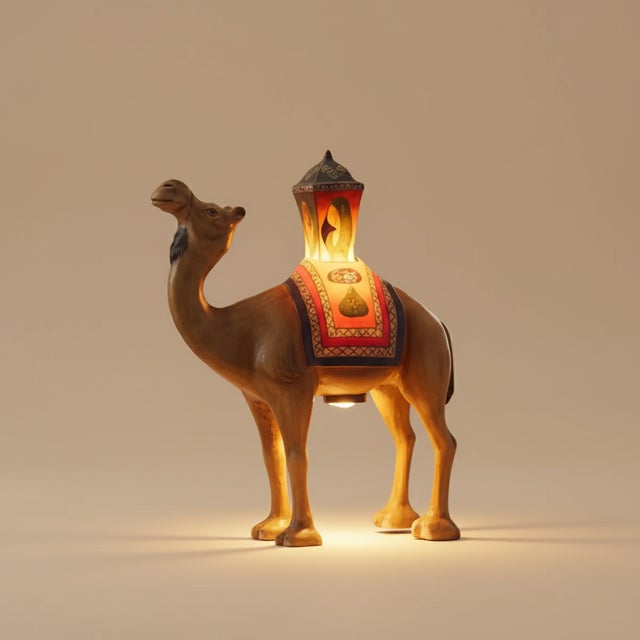 1950s Vintage Mid-Century Modern Orientalist Hand-Painted Camel Skin Saddle Table Lamp For Sale - Image 5 of 5