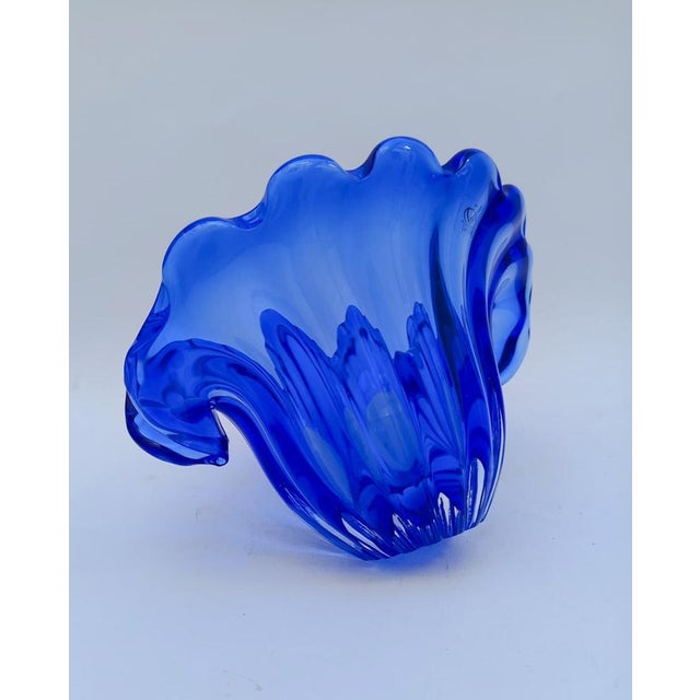 Shell with Blue Murano Glass Pearl, 1980s For Sale - Image 10 of 13
