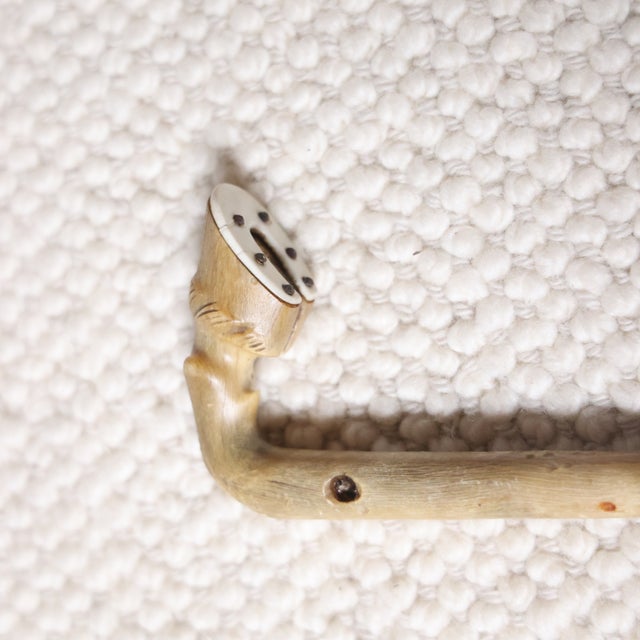 French Late 19th-Century French Oak Horse HoofForm Handle For Sale - Image 3 of 3