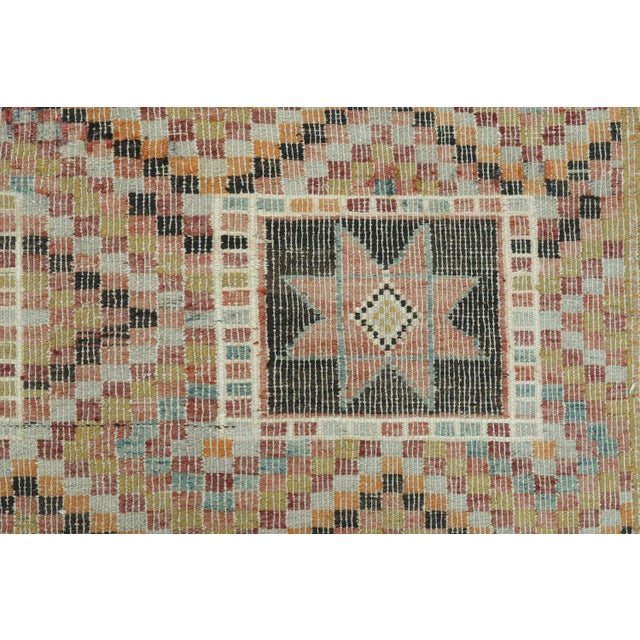 Mid 20th Century Denizli Natural Colored Kilim Rug For Sale - Image 10 of 13