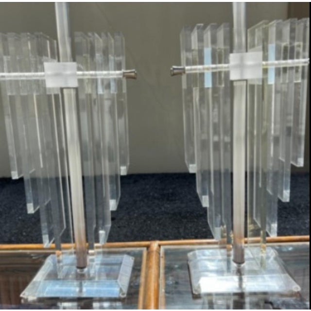 1970s Pair of Lucite Table Lamps For Sale - Image 9 of 12