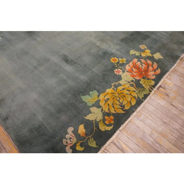 1930s Green Floral Minimalist Antique Chinese Art Deco Carpet 8'10" X 11'7" Knotted Wool Rug For Sale - Image 11 of 11