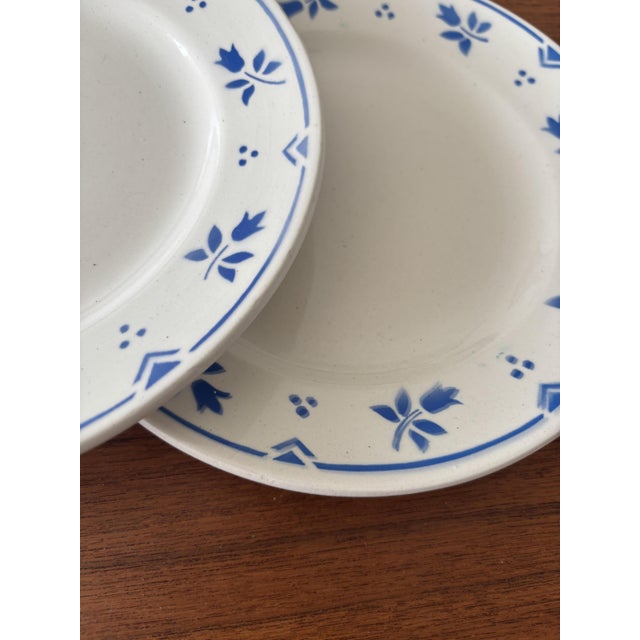 A lovely set of vintage-style dessert plates, perfect for adding an authentic and elegant touch to your table. The...