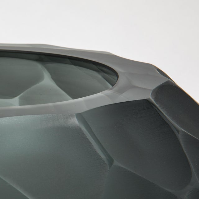 Modern Hand-Blown Murano Battuto Bowl in Grey Large For Sale - Image 3 of 6