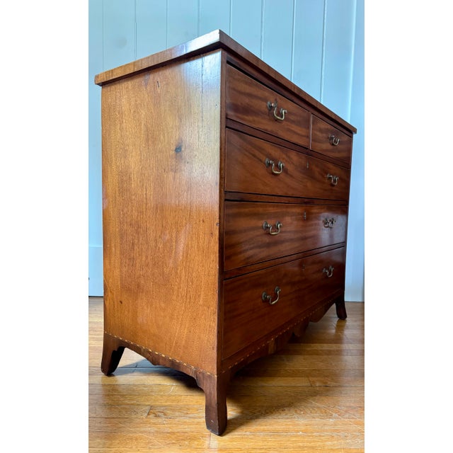 Traditional Early 1800s English Georgian Mahogany Bachelors Chest For Sale - Image 3 of 10
