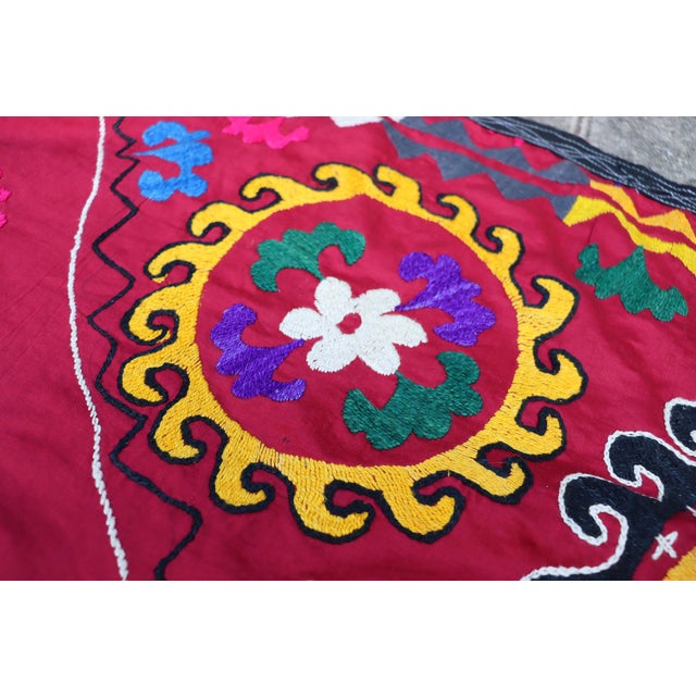 Vintage Hand Embroidered Suzani Wall Hanging, 1920s For Sale - Image 13 of 18