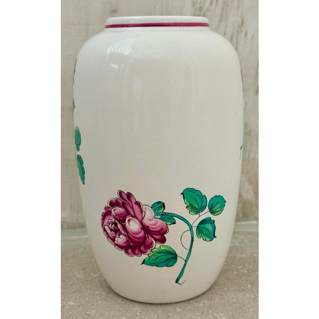 Tiffany and Co. Tiffany & Co. White Porcelain Vase in the Strasbourg Flowers Pattern With Polychrome Decoration of Scattered Flowers and Foliage, Made in Portugal For Sale - Image 4 of 11