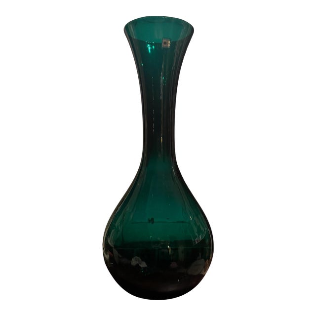 Vintage Blenko Handmade Emerald Colored Mid-Century Modern Art Glass Vase For Sale
