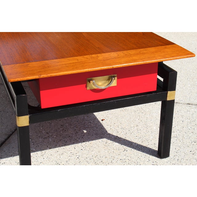 Mid-Century Modern Asian-Inspired Coffee Table by Michael Taylor Style for Baker – 1960s Red Drawer Butternut & Teak Accent Table For Sale - Image 9 of 17