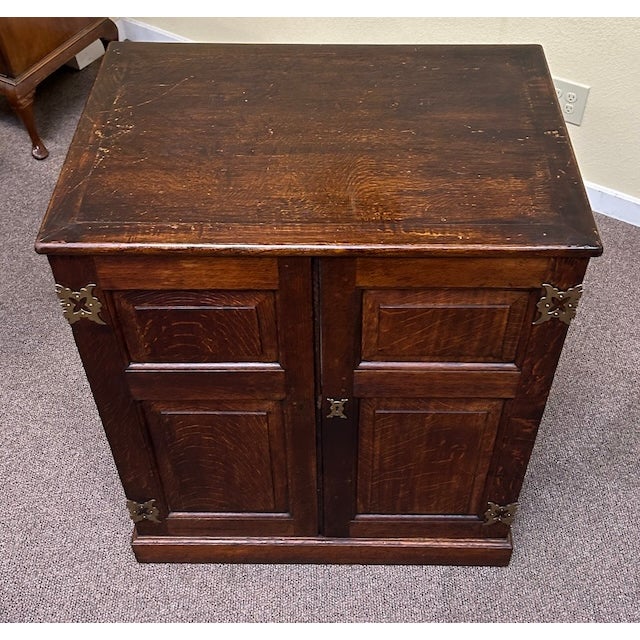 Antique Arts and Crafts English Oak Cabinet C. 1910 For Sale In San Francisco - Image 6 of 12