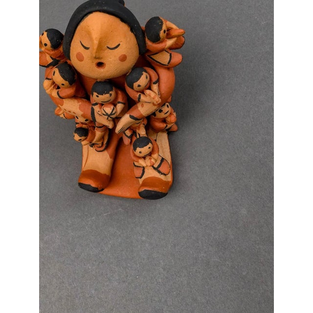 Ceramic Mid 20th Century Jemez Pueblo MSJ Signed Vintage Storyteller 10 Children Pottery Sculpture Figure For Sale - Image 7 of 8