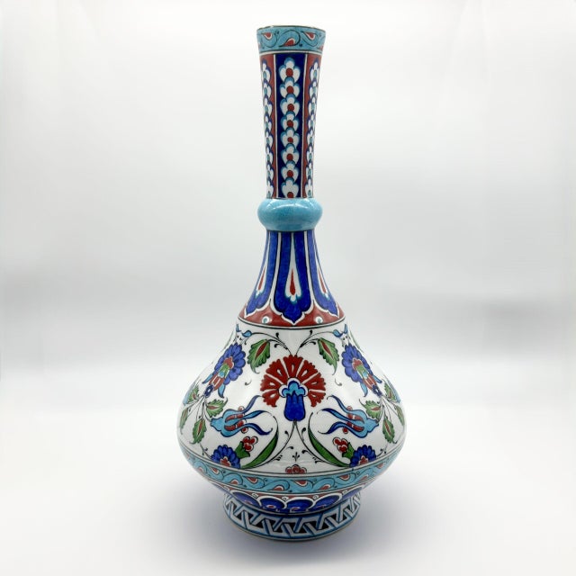 2020s Handmade Ceramic Tall Vase (45cm) Elegant “Ringed Neck” Design with Red Tulip & Blue Floral Pattern – Grand Console Decor For Sale - Image 5 of 7