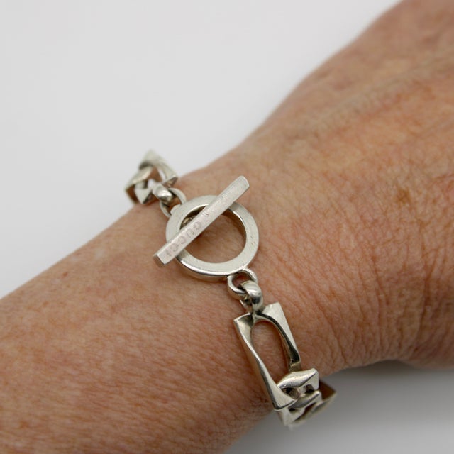 Vintage Sterling Silver Gucci Toggle Bracelet For Sale In Los Angeles - Image 6 of 7