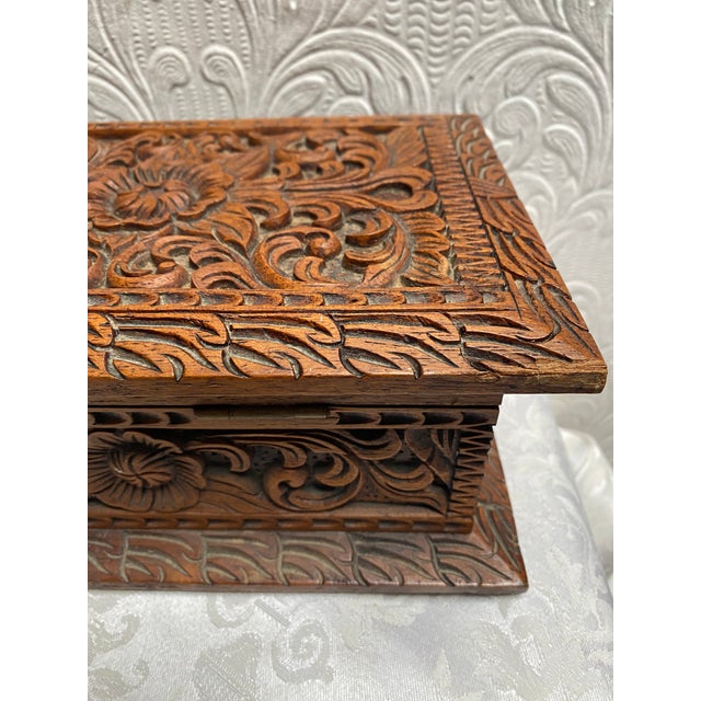 1950s 1950s Vintage Black Forest Hand Carved Walnut Jewelry Box For Sale - Image 5 of 13